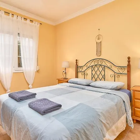 Burriana Hideaway * Нерха