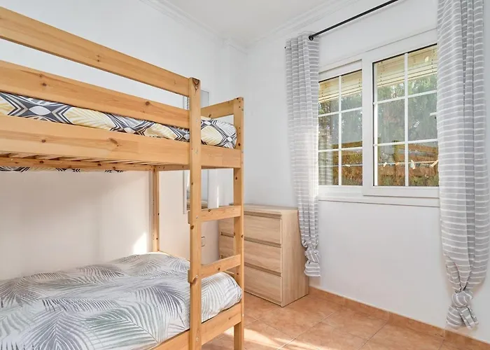 Апартаменты Burriana Hideaway